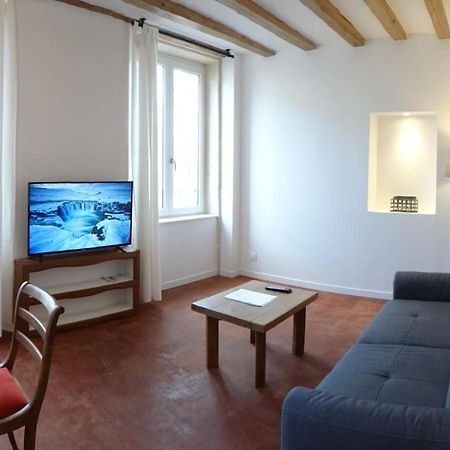 T2 Tout Equipe Au Beau Milieu Du Centre Historique Villefranche-sur-Saône Exterior foto